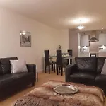 Centrally Situated 1 Bedroom Apartment!